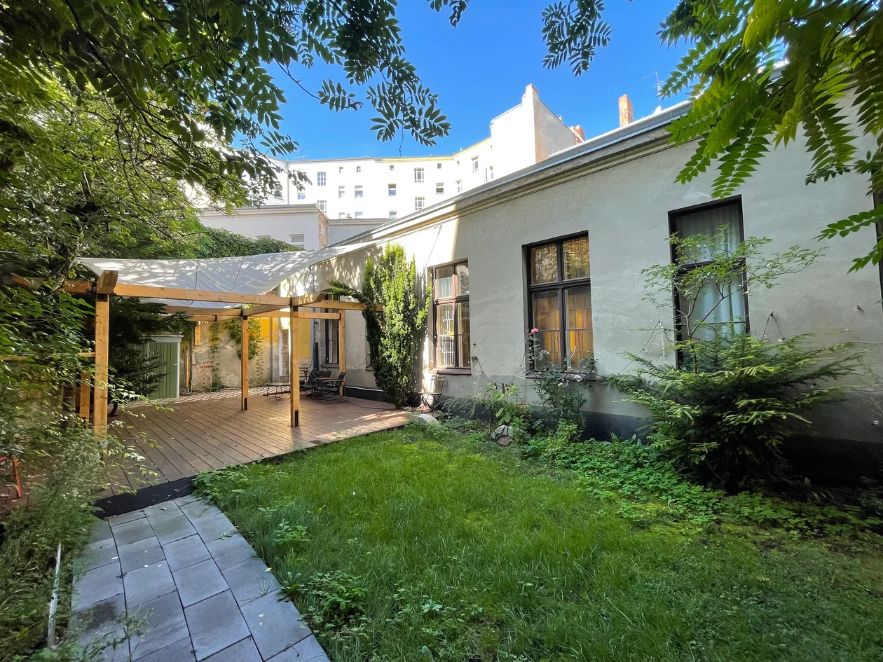 Karada House garden