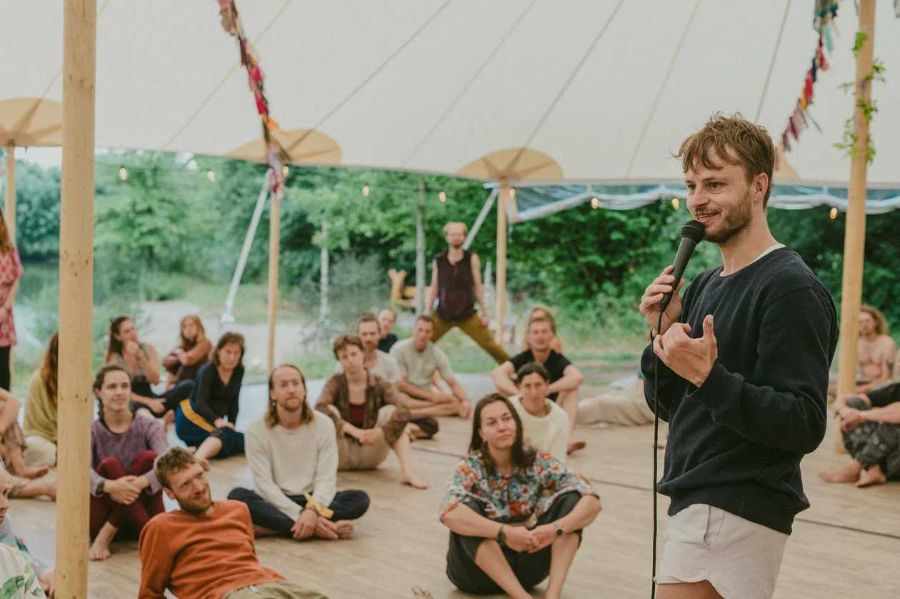 Mette Koppelaar facilitating about authenticity