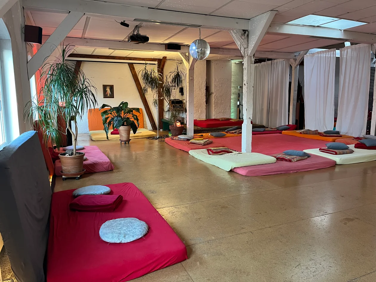 Authentic relating training in Berlin