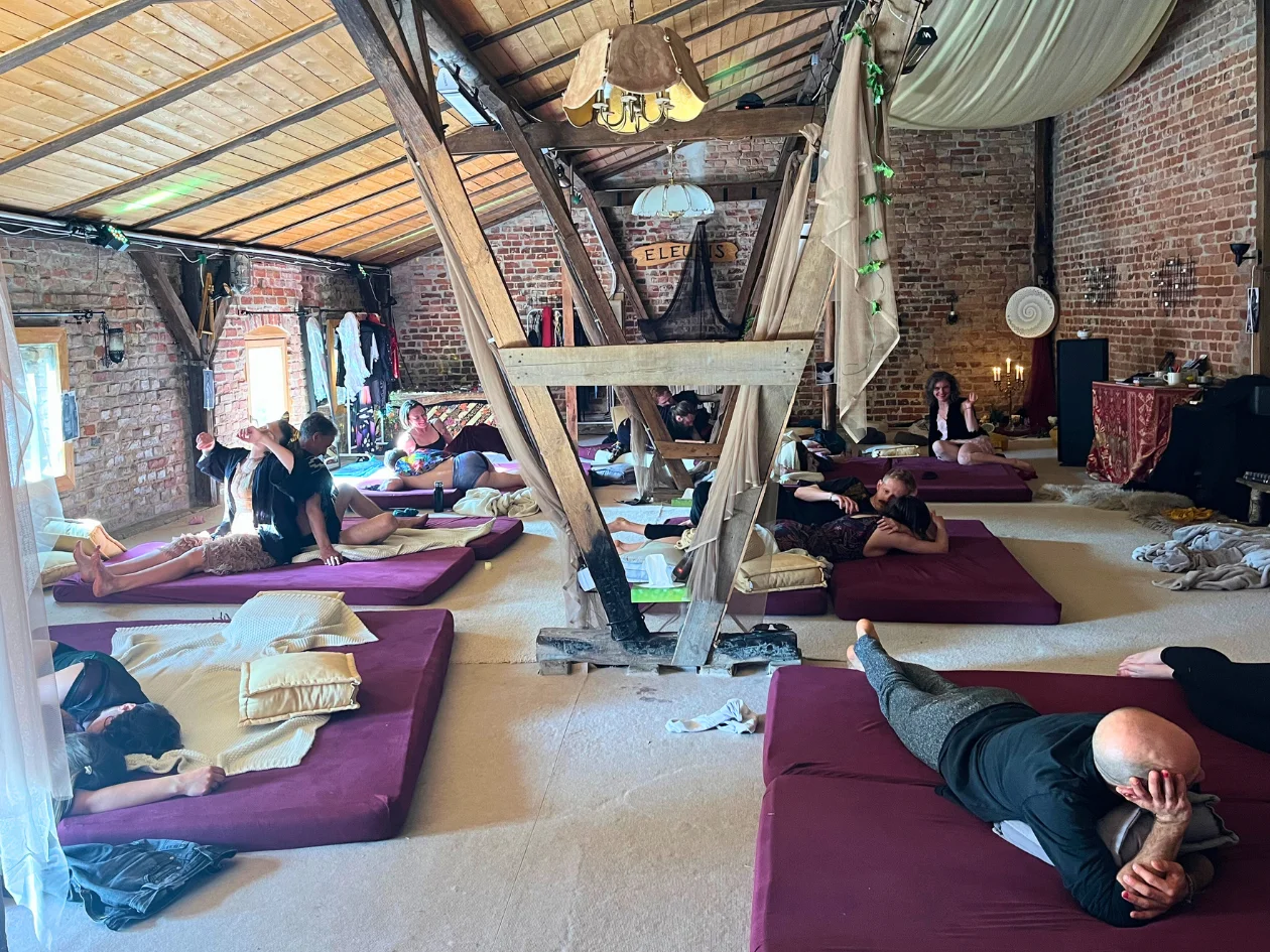 Daytime activities inside during the sensual sexuality retreat in Berlin
